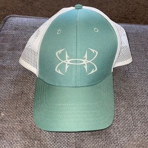 UA fish hat NWOT